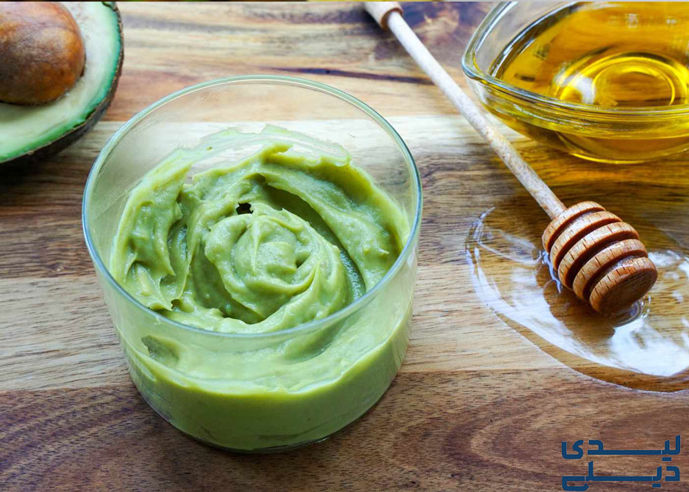 ماسک آووکادو و روغن نارگیل