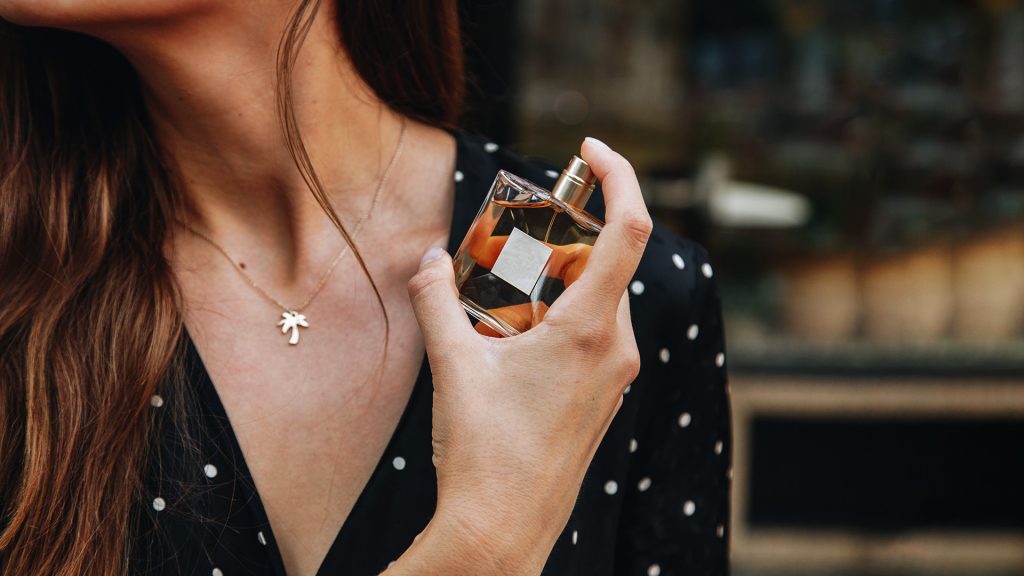 بهترین ادکلن های زنانه با ماندگاری بالا