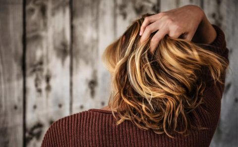 حجم دادن به موهای کم پشت زنانه