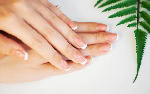 برای رشد ناخن چی خوبه