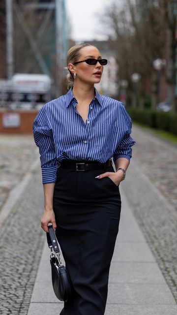 شومیز آبی با دامن مشکی