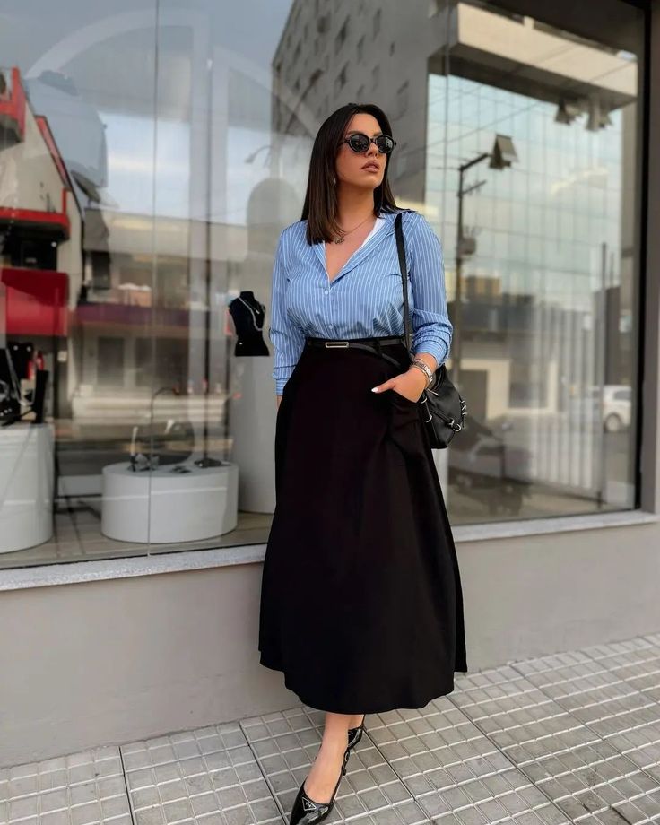 شومیز آبی با دامن مشکی